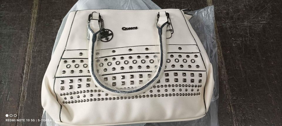 Cartera Eco Cuero Queen. 