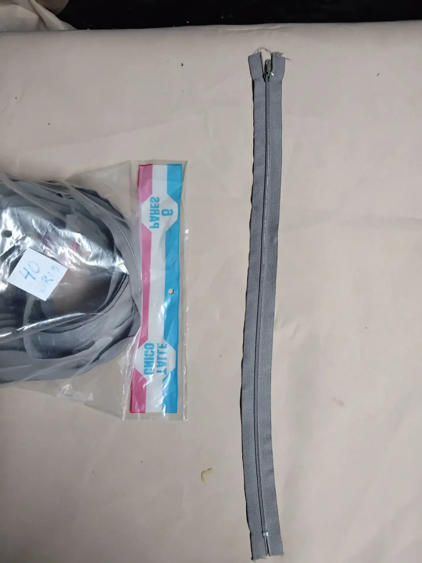 Cierre Plastico Comun N40 Gris