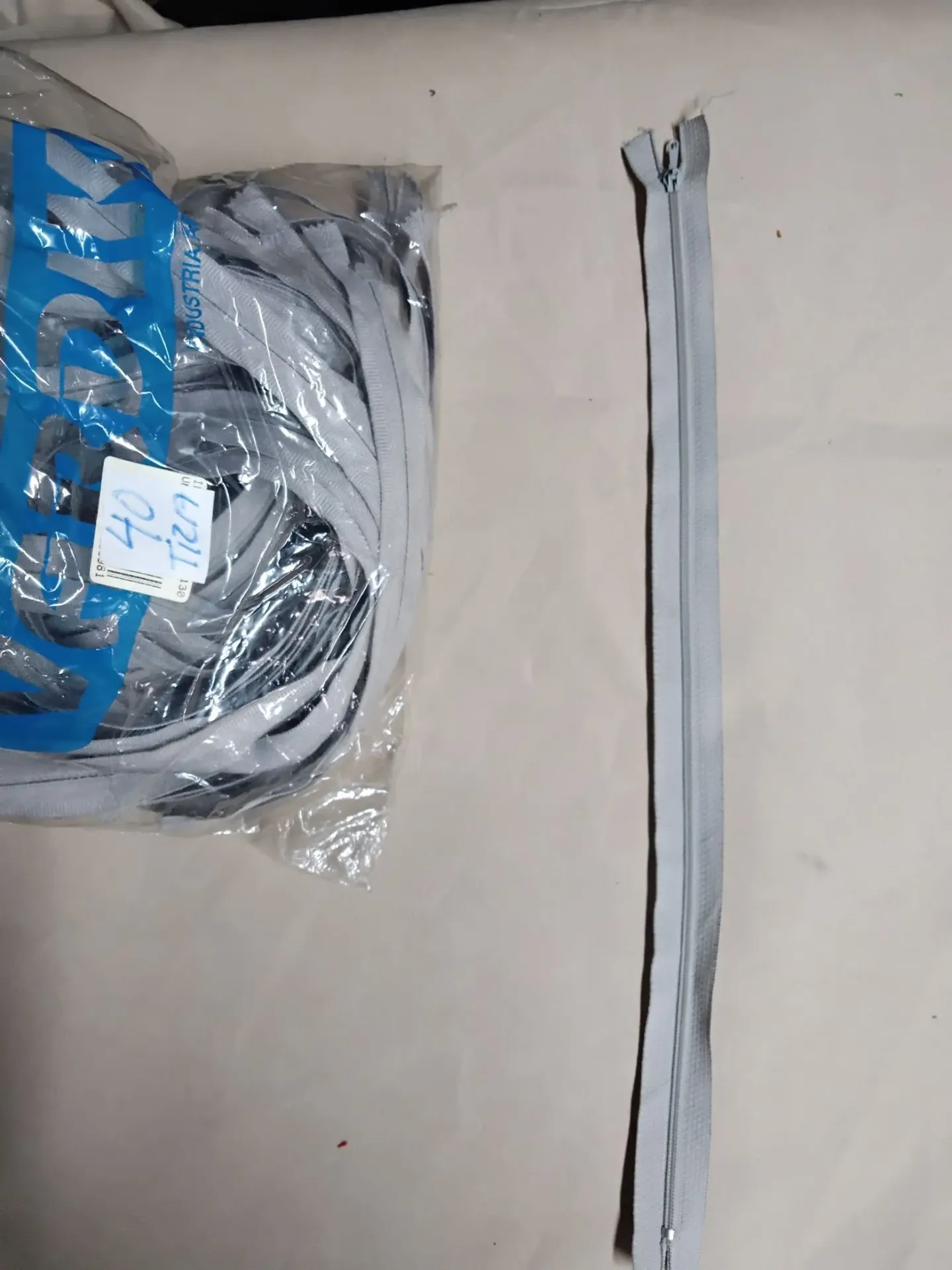 Cierre Plastico Comun N40 Tiza