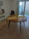 Mesa redonda de madera