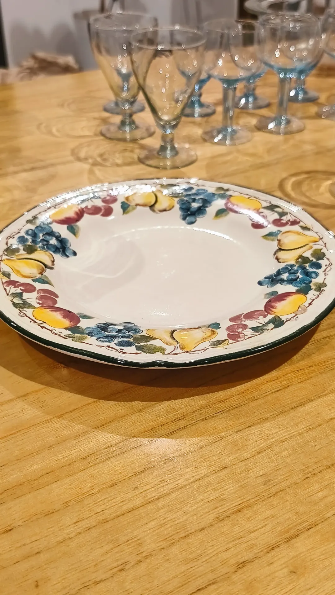 Plato decorativo peras y uvas