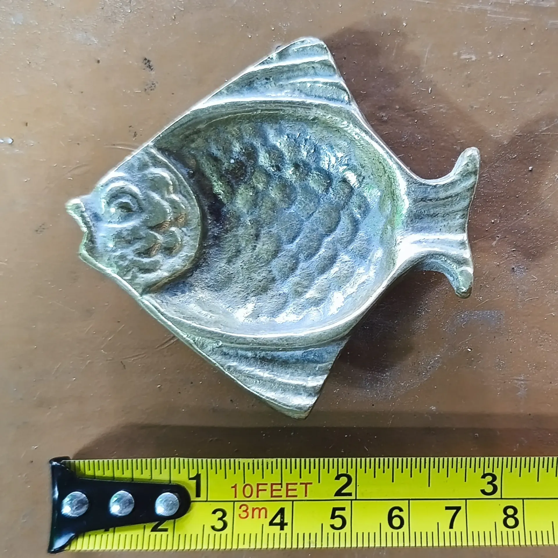 Cenicero de bronce Chico Pez