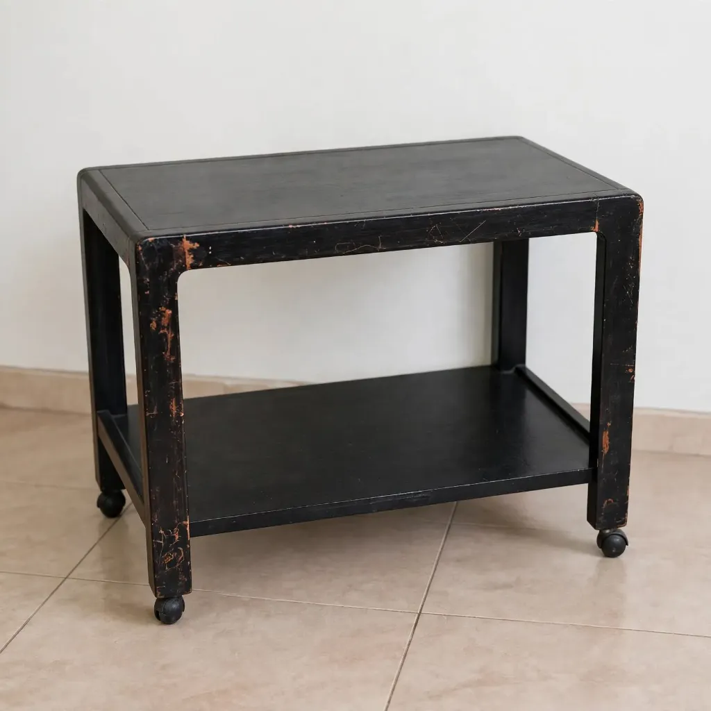 Mesa Auxiliar Negra con Ruedas y Estante Inferior – 70 cm