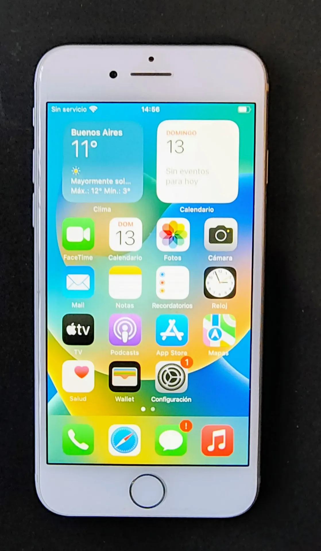 iPhone 8 de 64 GB en color Plata (Silver) en excelente estado estético