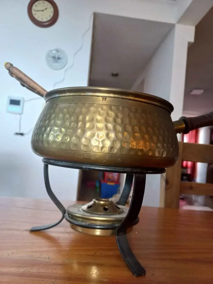 Fondue de metal en perfectas condiciones
