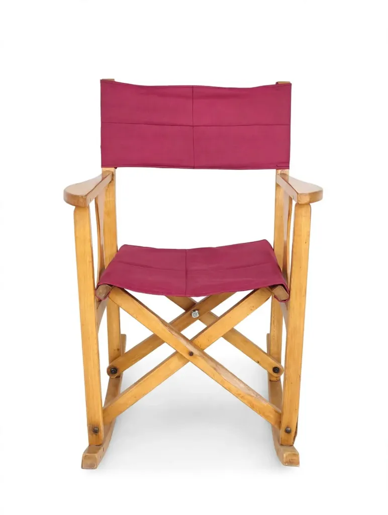 Silla Mecedora de Madera Tipo Director – Retapizada