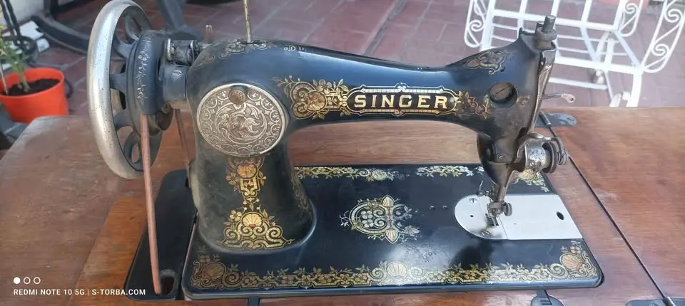 Maquina de coser Singer
