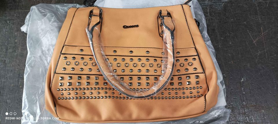 Cartera Eco Cuero Queen. 