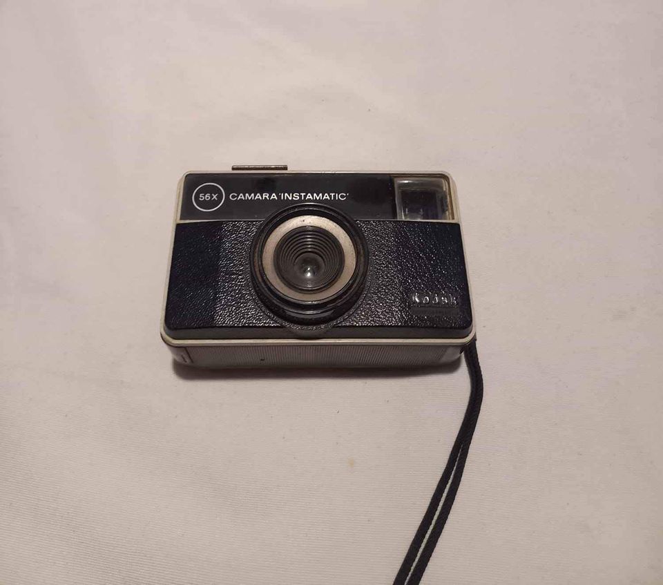 Camara de fotos antigua marca Kodak