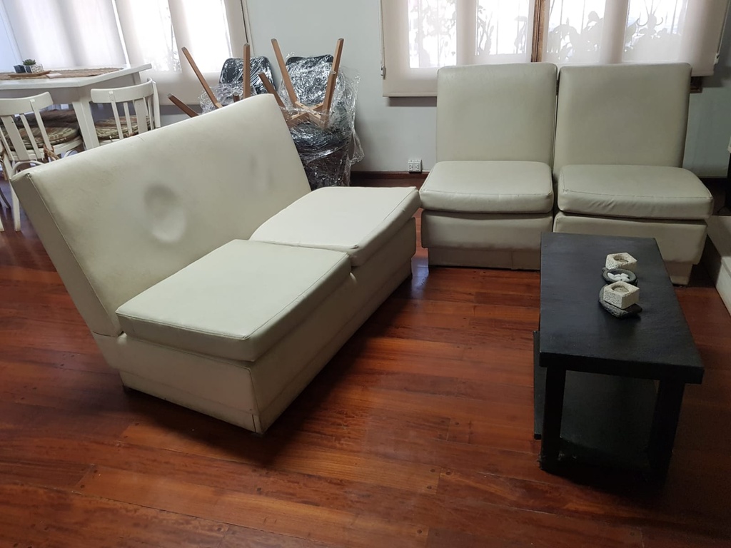 Juego de sillones en cuerina 3 cuerpos