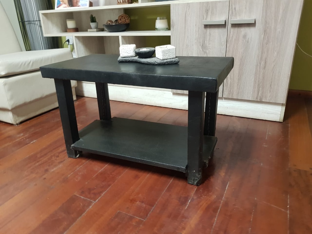 Mesita ratona forrada cuerina