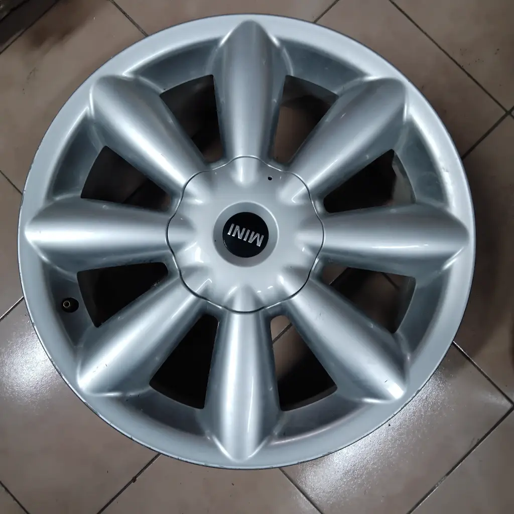 Llanta original Mini Cooper R18